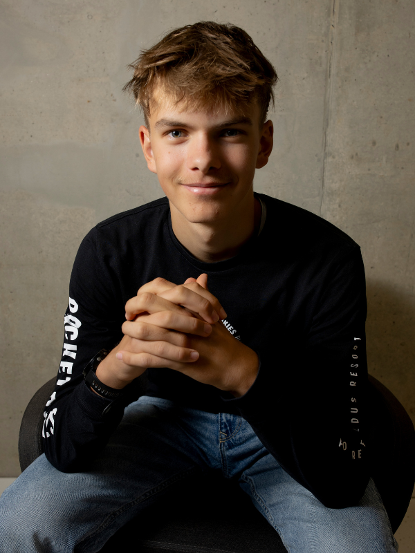 https://rocket-rookies.de/wp-content/uploads/2025/08/Portrait-Felix-Stuhl.png