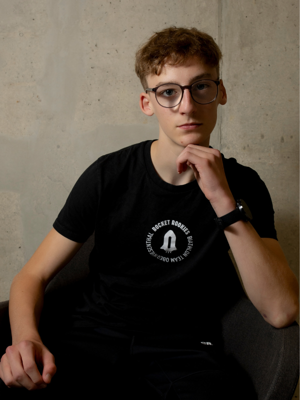https://rocket-rookies.de/wp-content/uploads/2025/08/Portrait-John-Stuhl.png