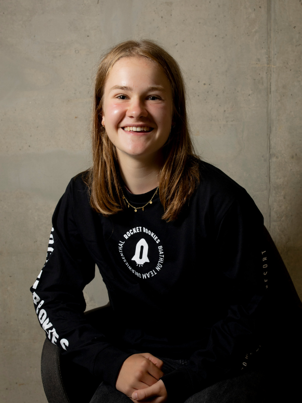 https://rocket-rookies.de/wp-content/uploads/2025/08/Portrait-Klara-Stuhl.png