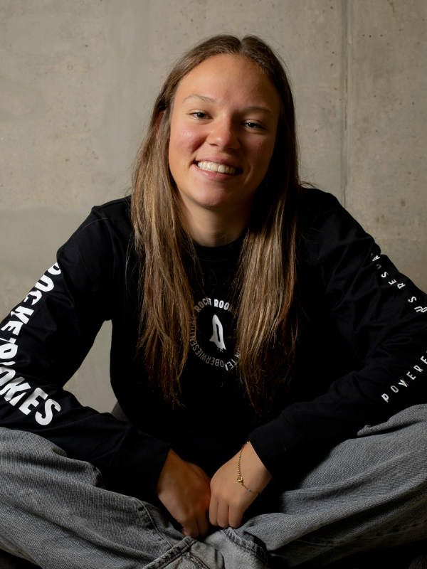 https://rocket-rookies.de/wp-content/uploads/2025/08/Portrait-Mila-Stuhl.png